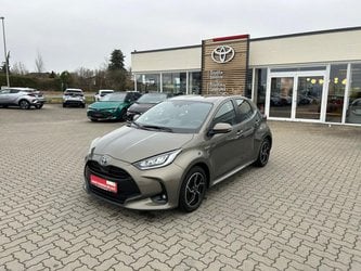 Toyota Yaris Yaris Hybrid 1.5 Vvt-I Club Gebrauchtwagen In Halberstadt
