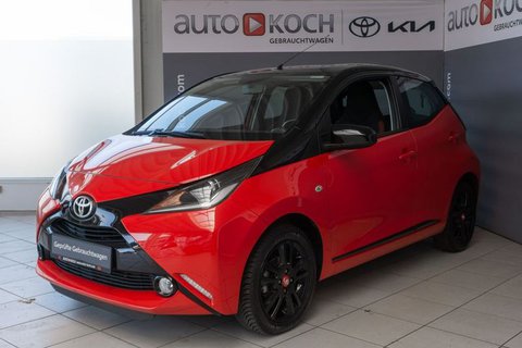 Toyota Aygo X Kleinwagen in Rot neu in Leverkusen für € 17.950