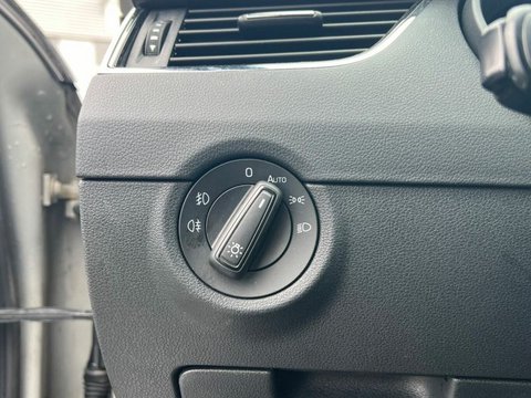 Pkw Škoda Octavia 2.0 Tdi Combi Rs E-Klappe+Virtual+Led Gebrauchtwagen In Werl