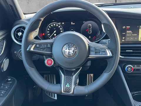 Pkw Alfa Romeo Giulia Quadrifoglio 2.9 V6 Bi-Turbo Pdc+Kamera+Carplay Gebrauchtwagen In Hasbergen