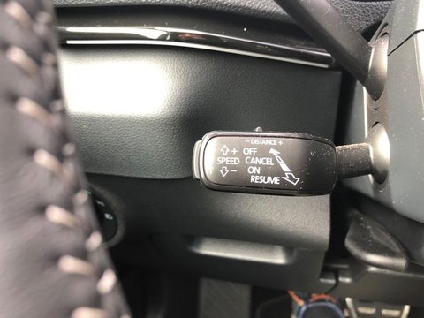 Pkw Škoda Karoq Sportline 1.5 Tsi Navigation+Acc+Smartlink Gebrauchtwagen In Itzehoe
