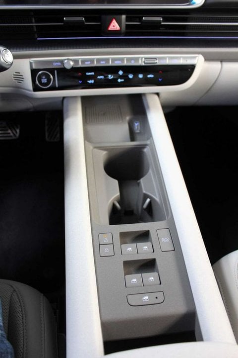Pkw Hyundai Ioniq 6 77,4 Kwh Uniq Leder Led Navi Gebrauchtwagen In Saarbrücken