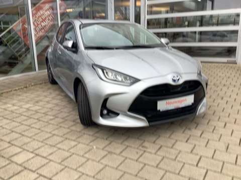 Toyota Yaris Kleinwagen in Schwarz neu in Kleinheubach für € 22.980