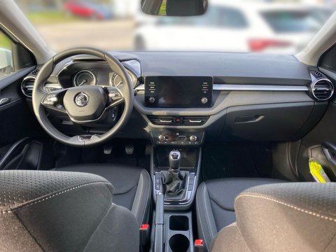 Pkw Škoda Fabia 1.0 Mpi Tour*Led*Shz*Pdc* Gebrauchtwagen In Hofheim
